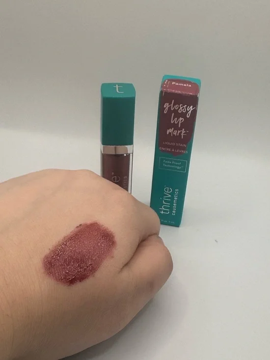 Thrive Causemetics - Glossy Lip Mark Liquid Stain “Pamela” - Picture 2 of 2